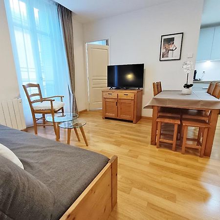 L'Eterlou, T3, Centre Luchon, Wifi, Casier A Skis, Ascenseur, 6 Personnes Bagnères-de-Luchon Dış mekan fotoğraf